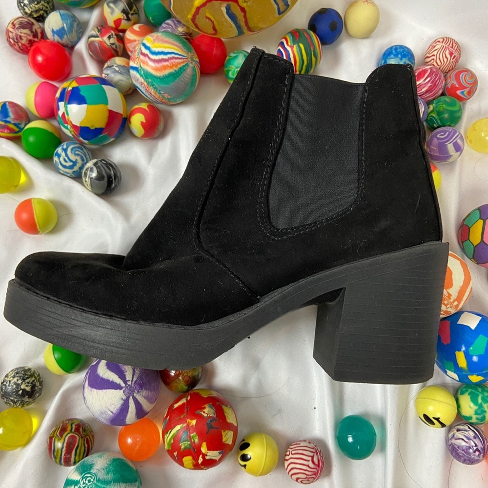 chelsea boots